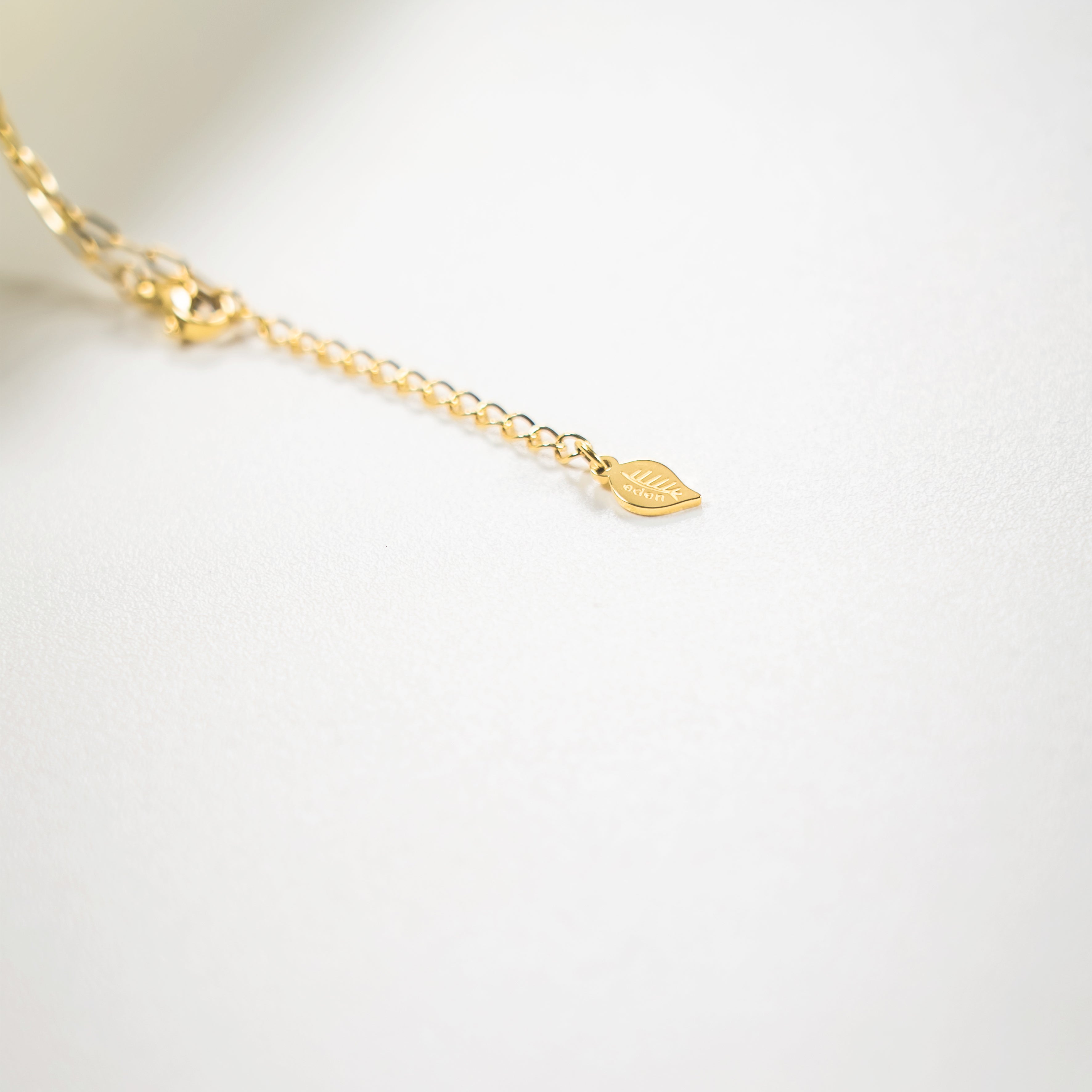 Resilience Leaf Necklace - Gold