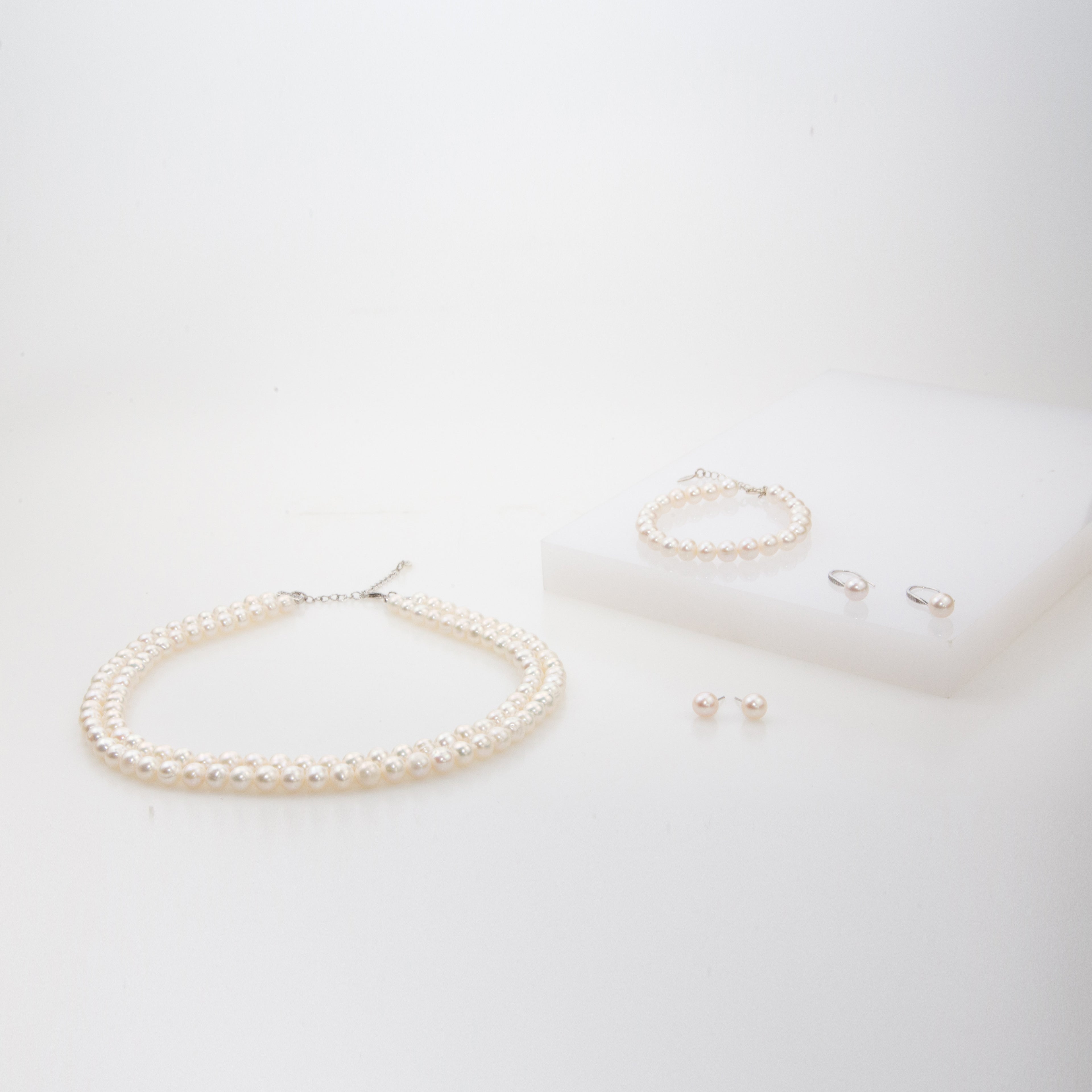 Precious Pearl Necklace